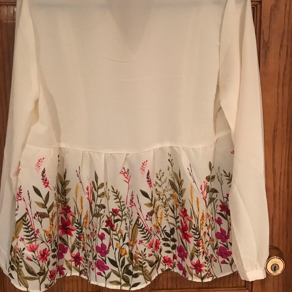 Blouse - Picture 2 of 4